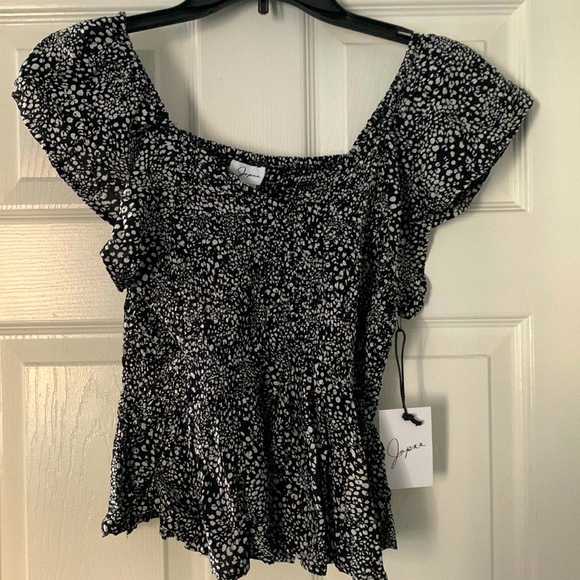 Size medium black with white print - Picture 1 of 1